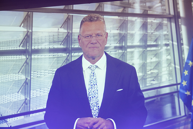 EUUK_0416_102155 re-sized